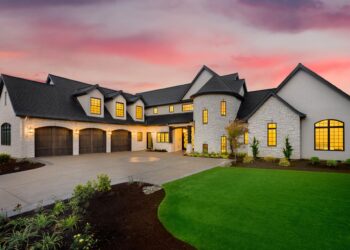 Luxury Real Estate Decodes Exclusive Markets