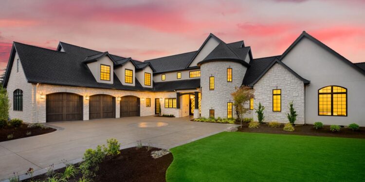 Luxury Real Estate Decodes Exclusive Markets